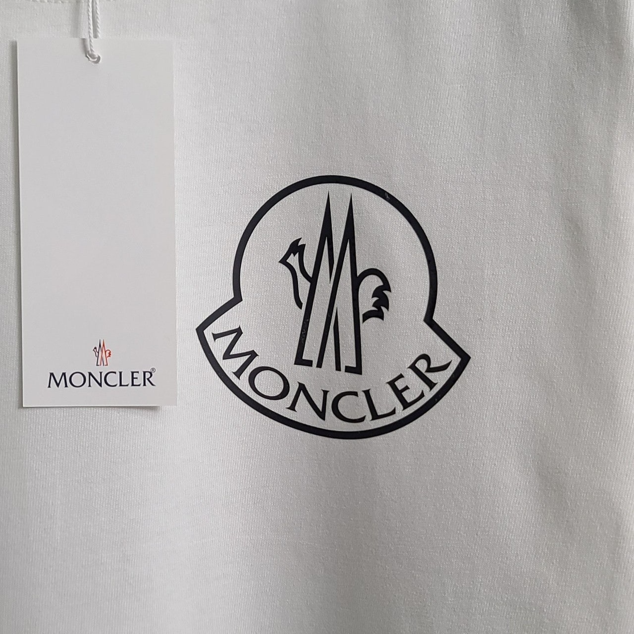 몽클레어-상의-국내배송 가슴프린팅 코튼 반팔티