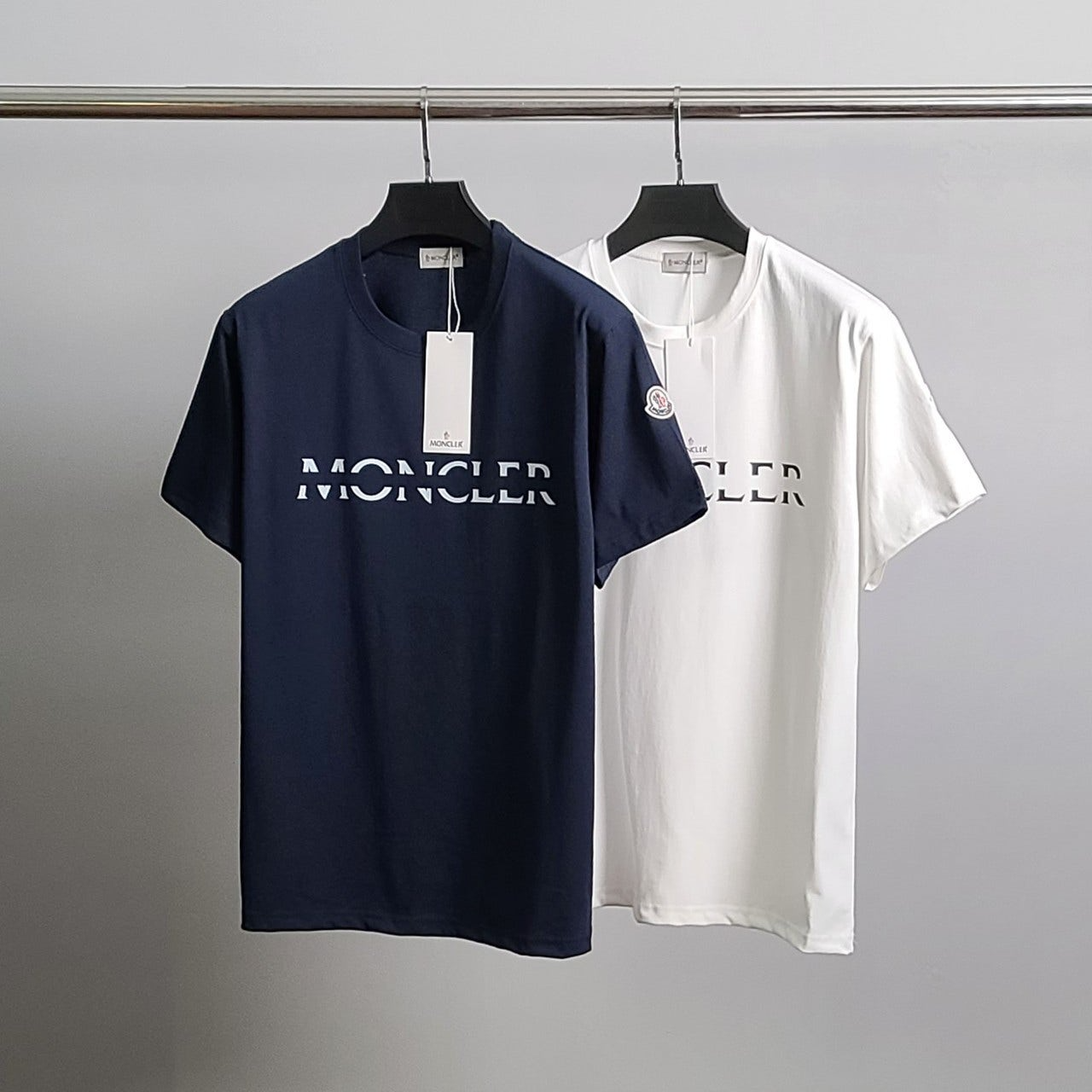 몽클레어-상의-국내배송 컷팅 레터링 코튼 반팔티