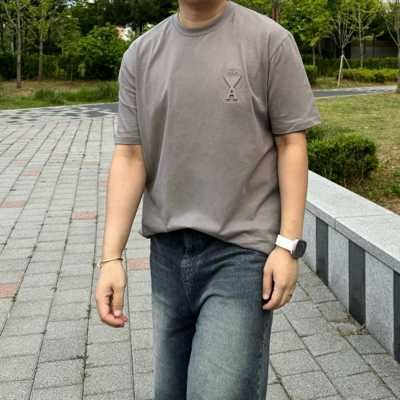 꼼데가르송-상의-국내배송 엠보 로고 반팔