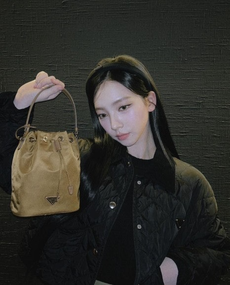 프라다-상의-국내배송 카리나 패딩