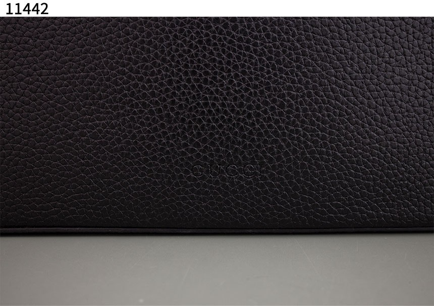 구찌-가방-국내배송 Small crossbody bag with hook closure