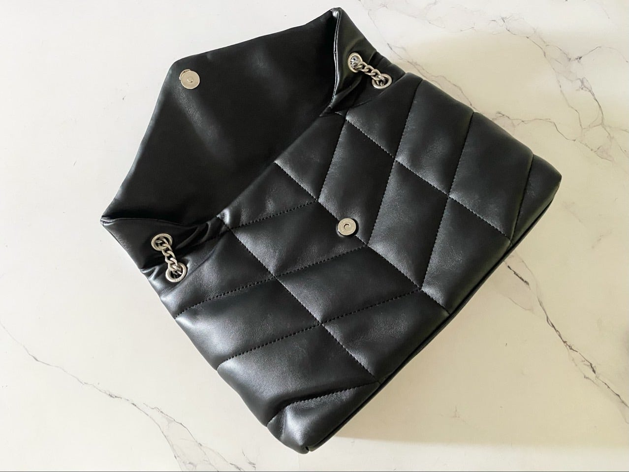 생로랑-가방-국내배송 나파 퀼팅 가죽 소재 PUFFER