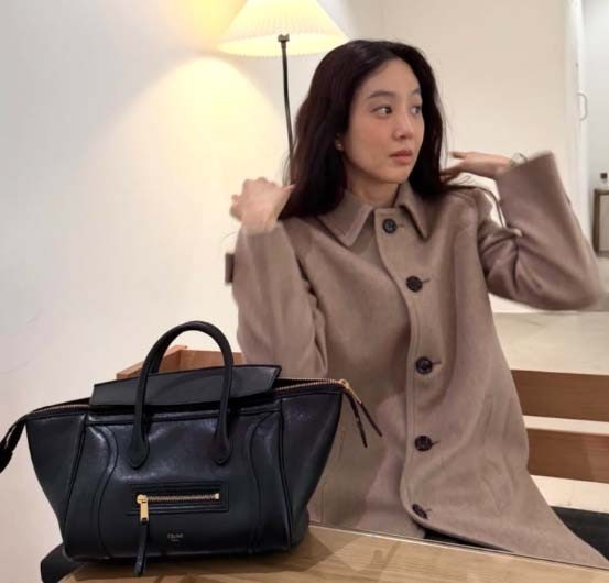 셀린느-가방-국내배송 뉴 러기지 백 -미듐 블랙-