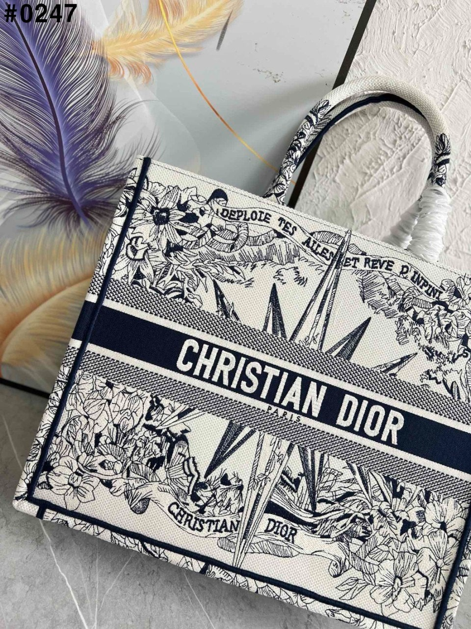 디올-가방-국내배송 레브 드 인피니 북 토트백