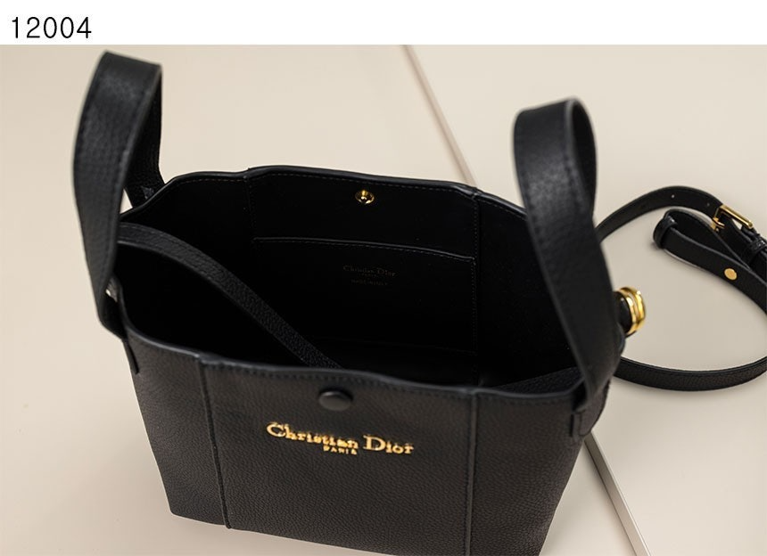 디올-가방-국내배송 Signature 스몰 버킷백