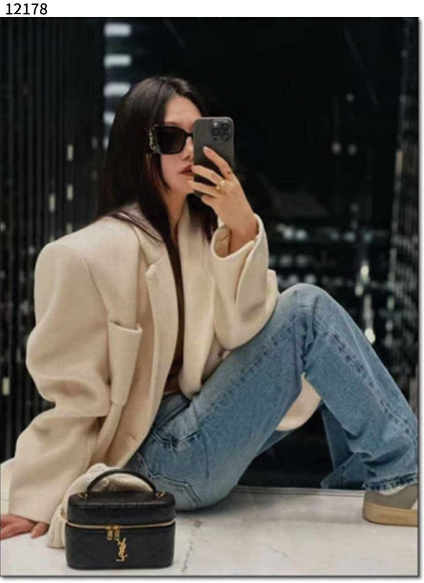 생로랑-가방-국내배송 램스킨 소재의 GABY 배니티 백