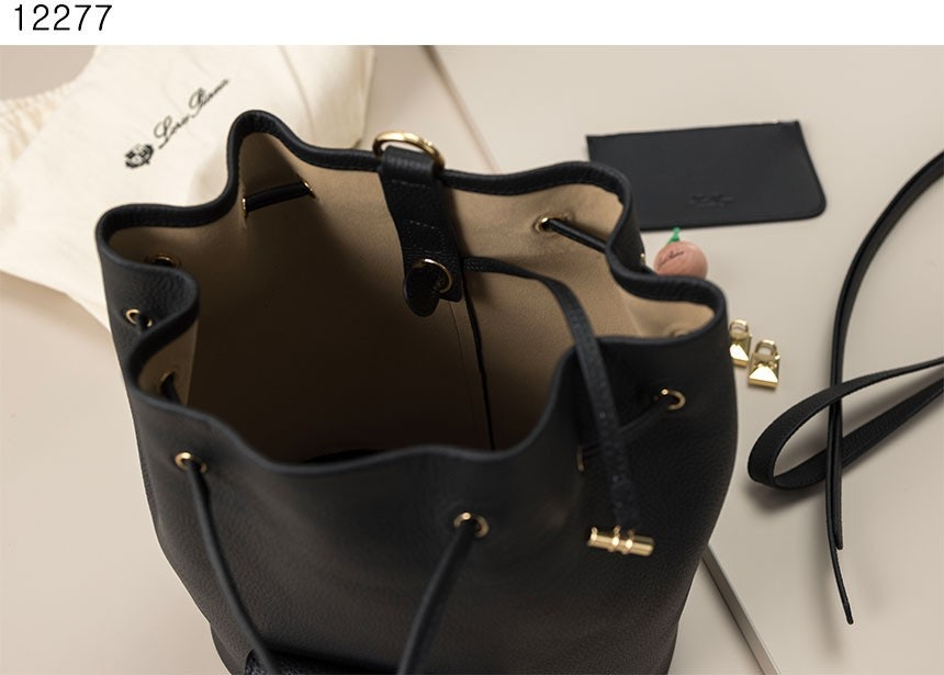 로로피아나-가방-국내배송 Extra Drawstring backpack L27 Calfskin Black