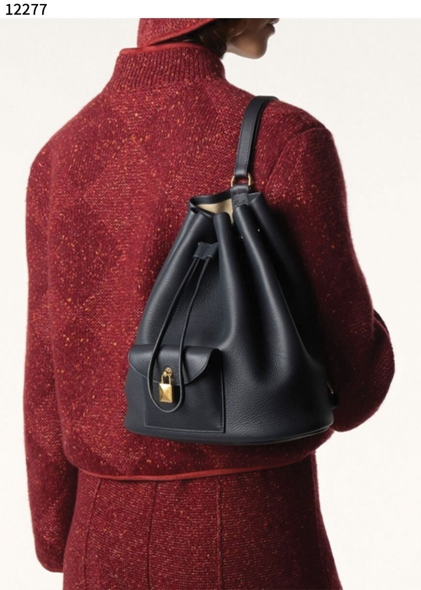 로로피아나-가방-국내배송 Extra Drawstring backpack L27 Calfskin Black