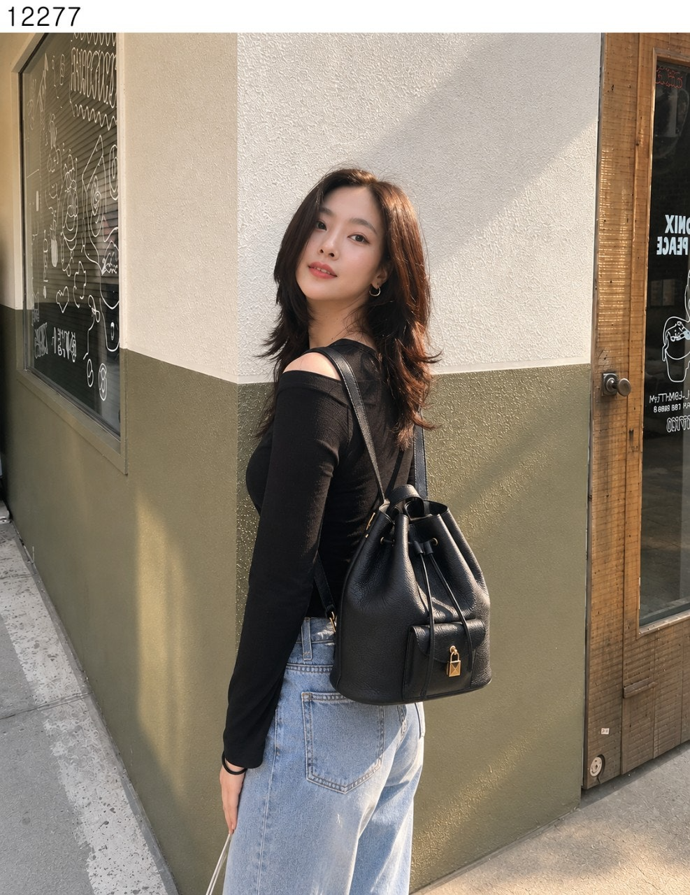 로로피아나-가방-국내배송 Extra Drawstring backpack L27 Calfskin Black