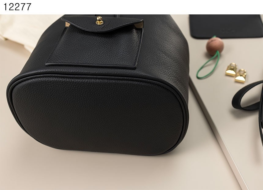 로로피아나-가방-국내배송 Extra Drawstring backpack L27 Calfskin Black