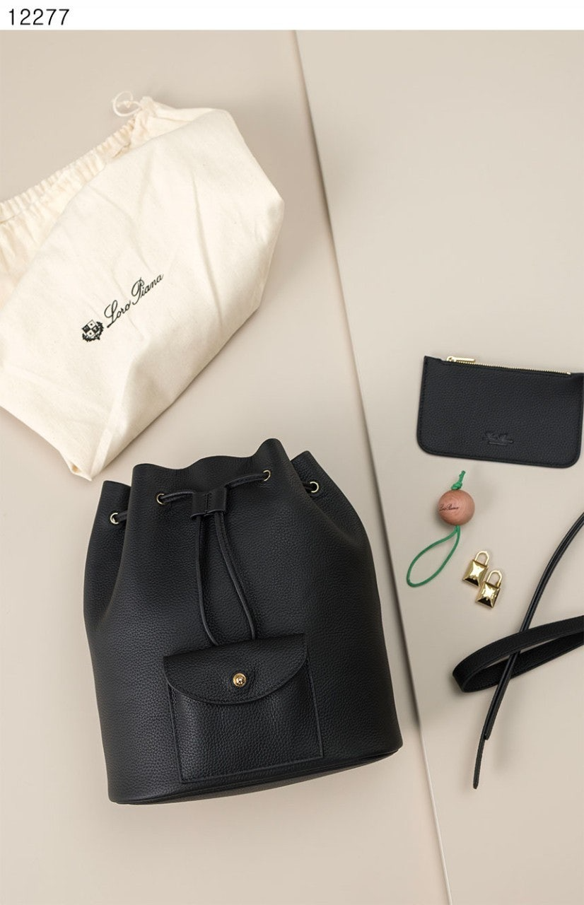 로로피아나-가방-국내배송 Extra Drawstring backpack L27 Calfskin Black