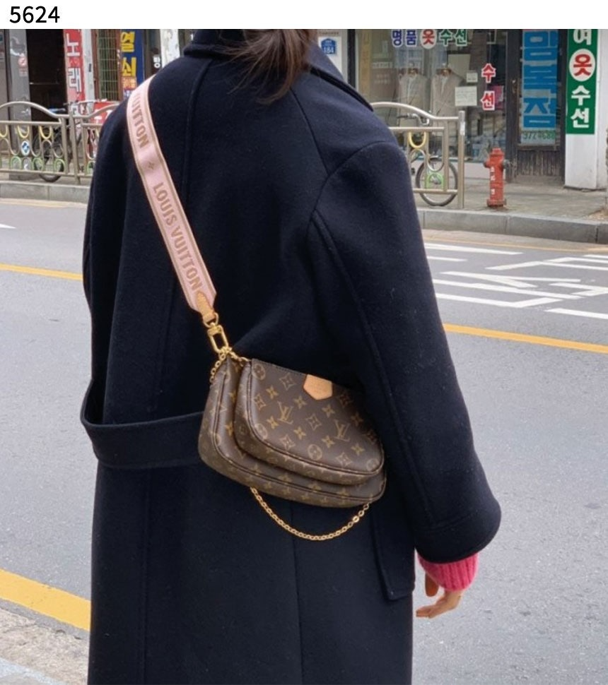 루이비통-가방-국내배송 멀티 포쉐트 악세수아