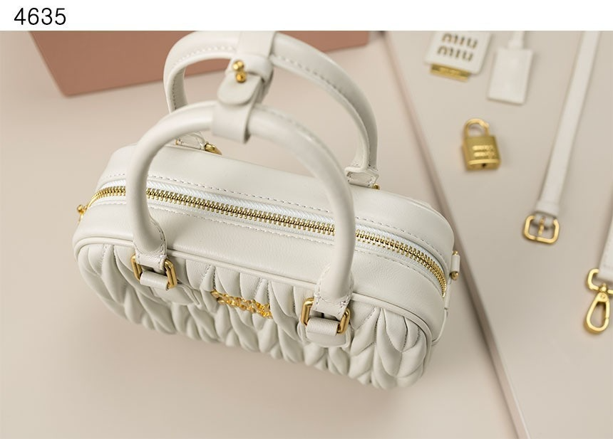 미우미우-가방-국내배송 아르카디 마테라쎄 나파 가죽 백