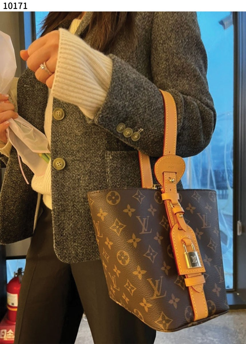 발렌시아가-가방-국내배송 모노그램 올 인 BB