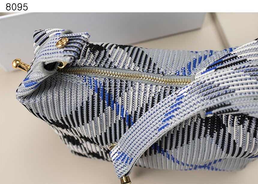 버버리-가방-국내배송 미니 페그 더플 백