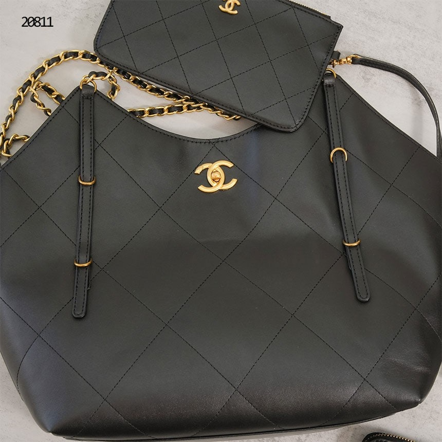 샤넬-가방-국내배송 25ss 맥시 쇼핑백 & 23fw 미니 호보백 & CC 로고 지퍼 장지갑 세트