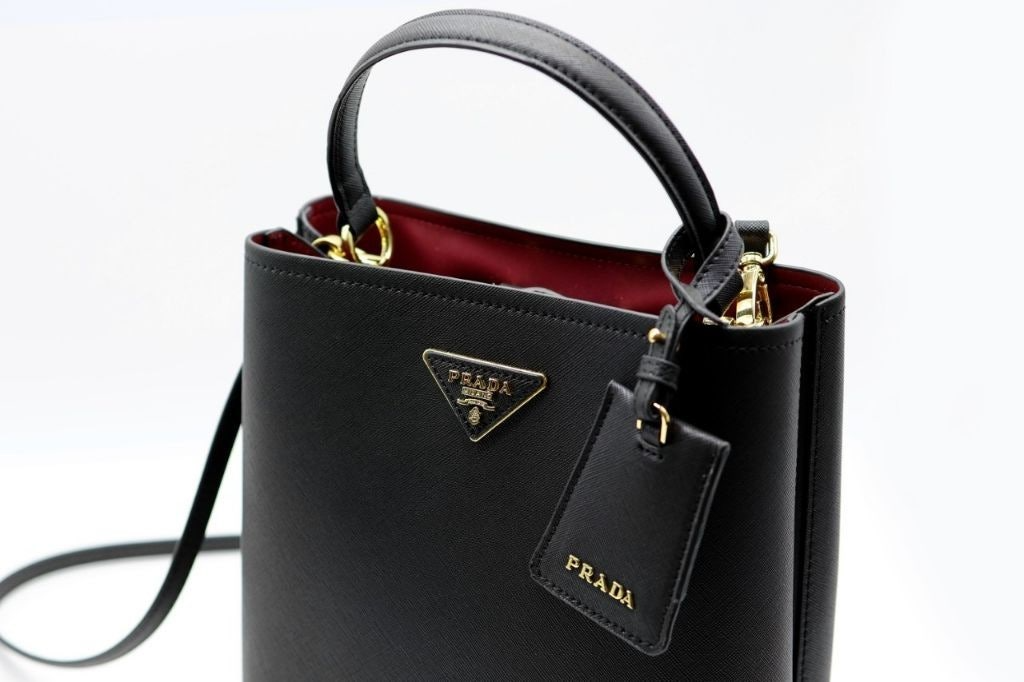 프라다-가방-국내배송 24ss 신상 더블 버킷백 미듐 (매장판)