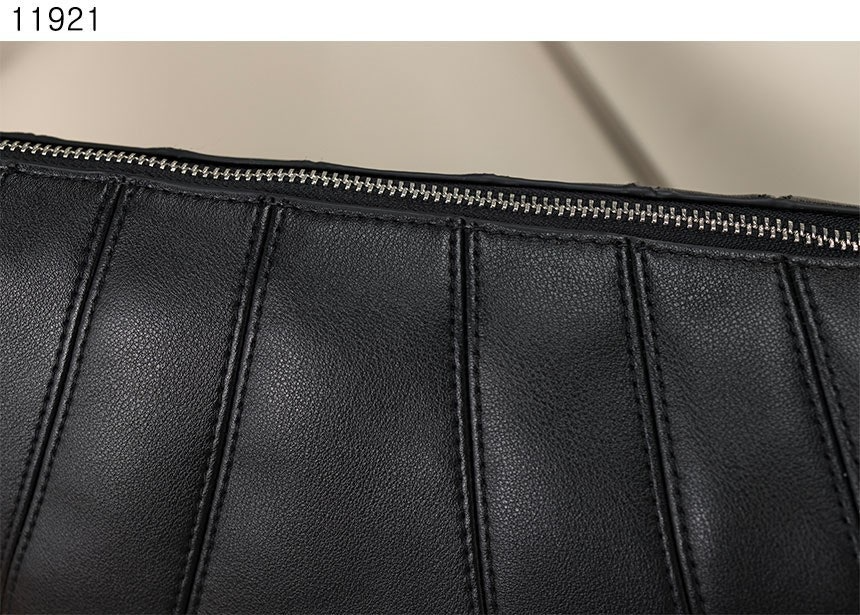 르메르-가방-국내배송 25SS 미디엄 크로와상 백 소프트 나파 레더 블랙