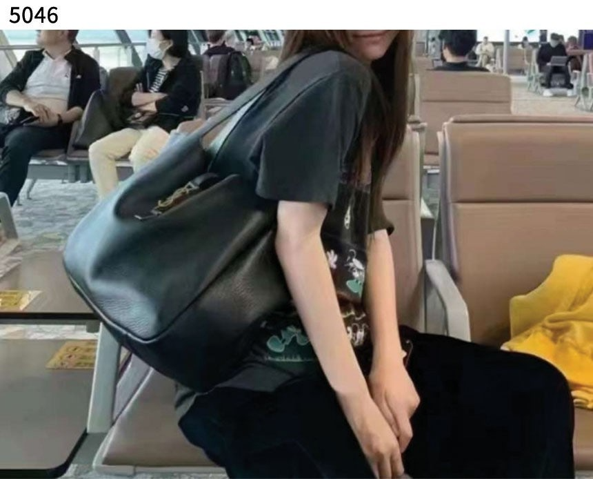 생로랑-가방-국내배송 BEA TOTE IN GRAINED LEATHER 미디엄백