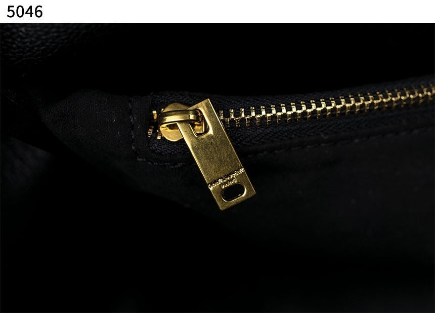 생로랑-가방-국내배송 BEA TOTE IN GRAINED LEATHER 미디엄백