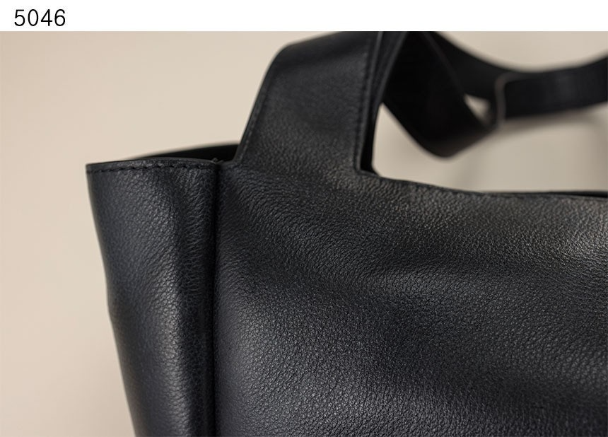 생로랑-가방-국내배송 BEA TOTE IN GRAINED LEATHER 미디엄백