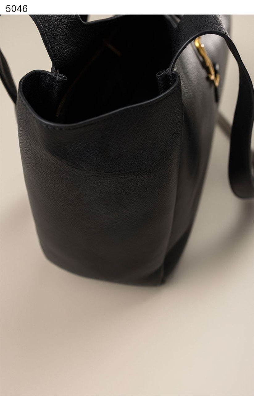 생로랑-가방-국내배송 BEA TOTE IN GRAINED LEATHER 미디엄백