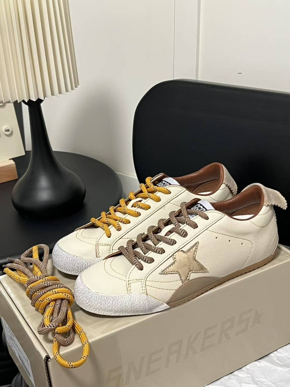 골든구스-신발-국내배송 25 FW Golden Goose 트루 스타 스니커즈.