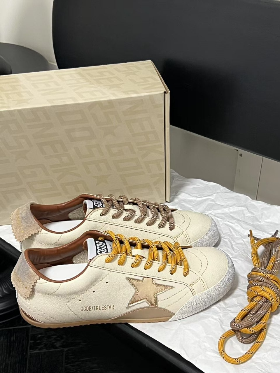 골든구스-신발-국내배송 25 FW Golden Goose 트루 스타 스니커즈.