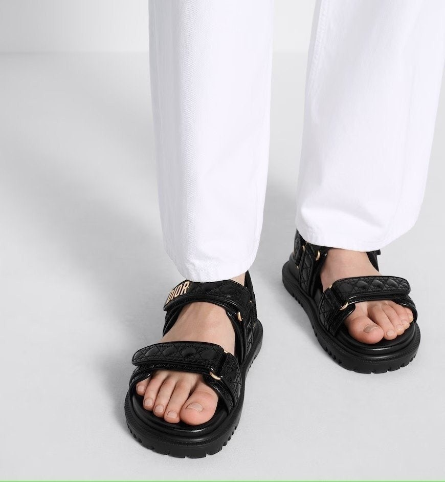 디올-신발-국내배송 블랙 퀼트 까나쥬 샌들