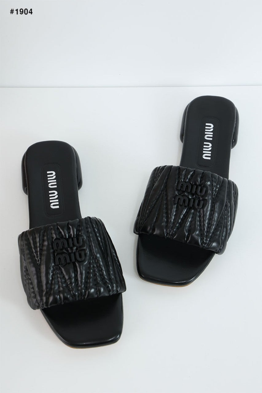 미우미우-신발-국내배송 마테라쎄 메탈로고 슬라이드