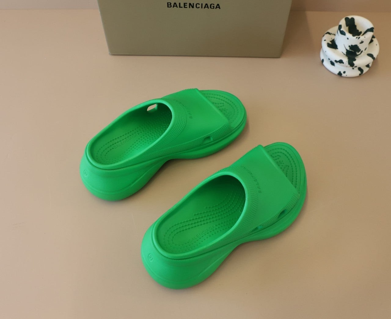 발렌시아가-신발-국내배송 여자 샌드풀 Crocs 러버