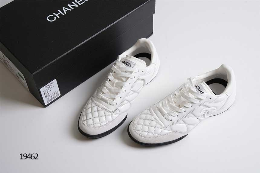 샤넬-신발-국내배송 다이아몬드 퀼팅 CC로고 스니커즈