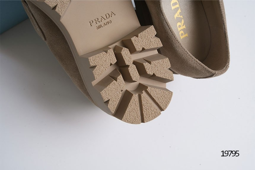프라다-신발-국내배송 25FW 여성 스웨이드 로퍼 베이지