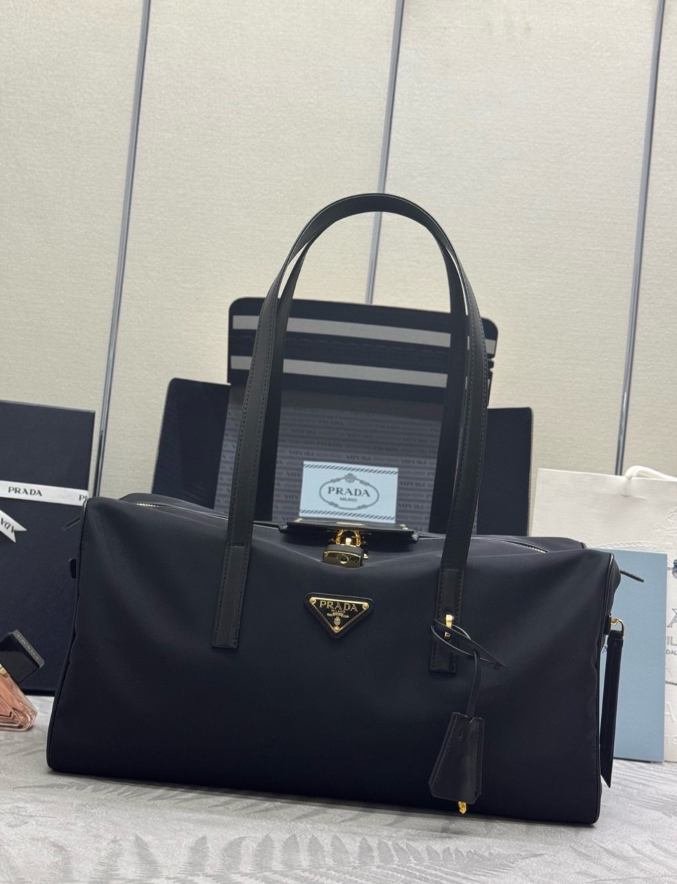 프라다 리나일론 락 핸들백 라지
