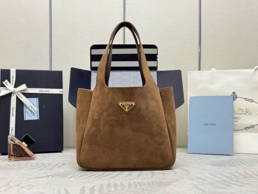 프라다 미니 스웨이드 쇼핑백